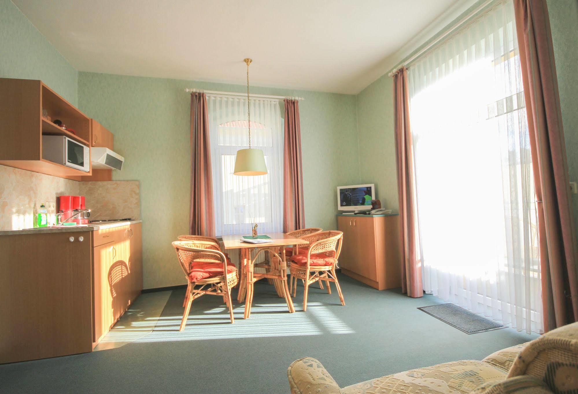 Appartementhaus Zum Strandkorb Ostseebad Kühlungsborn Екстериор снимка